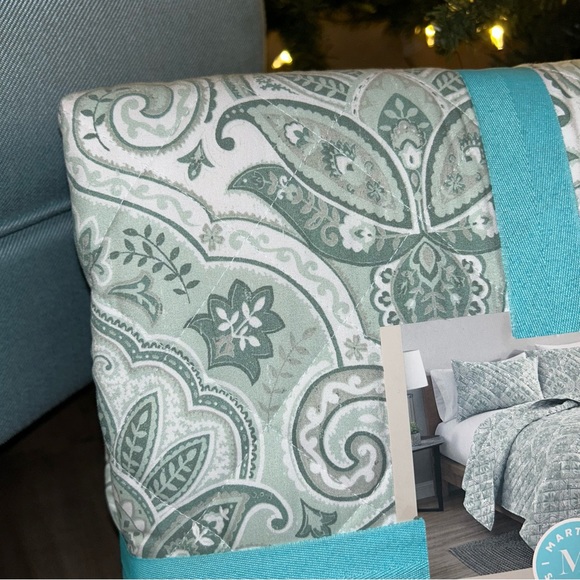 Martha Stewart Queen Quilt Set - Picture 2 of 4